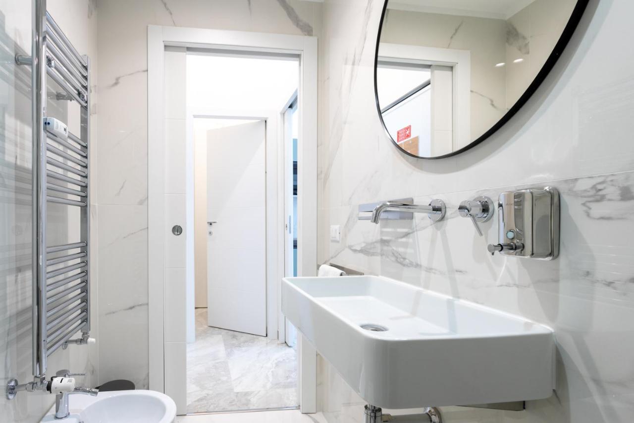 Luna Homes - Bilocale In Mac Mahon Milan Luaran gambar